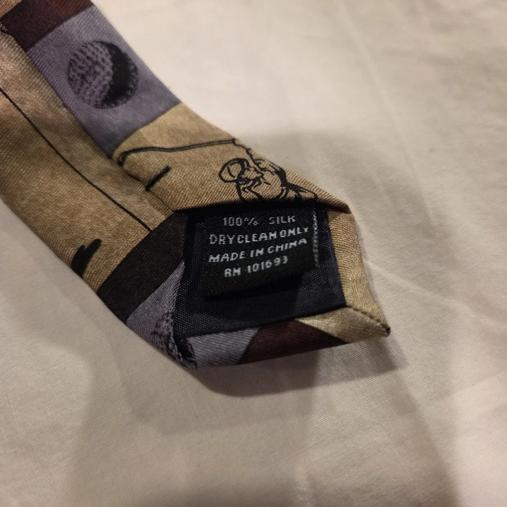 Larson Brothers 100% Silk Tie Men Golfing Caddy Golf Balls, Tan Black Multi